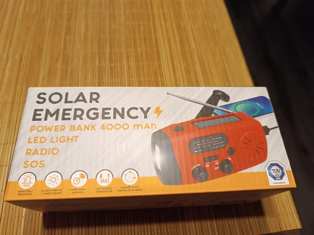 Noodradio met Powerbank, LED Licht & SOS Functie, Ophalen of Verzenden