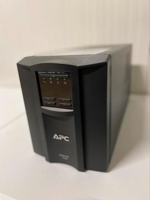 APC Smart UPS smt 1500i, Computers en Software, Noodvoedingen (UPS), Zo goed als nieuw, Ophalen