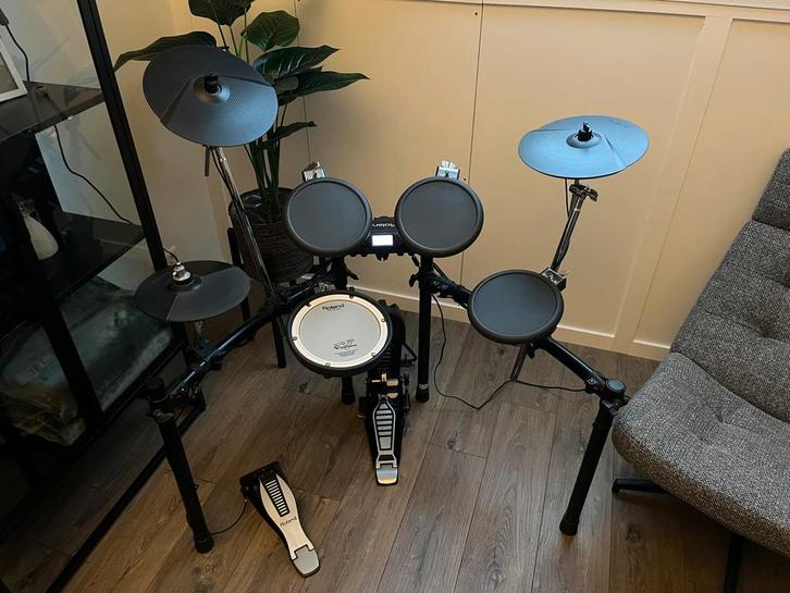 Roland TD4 elektronisch drumstel, Muziek en Instrumenten, Drumstellen en Slagwerk, Zo goed als nieuw, Roland, Elektronisch, Ophalen of Verzenden