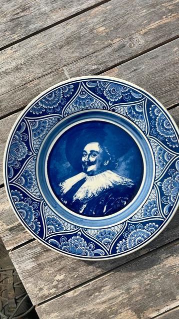 delfts blauw bord beschikbaar voor biedingen