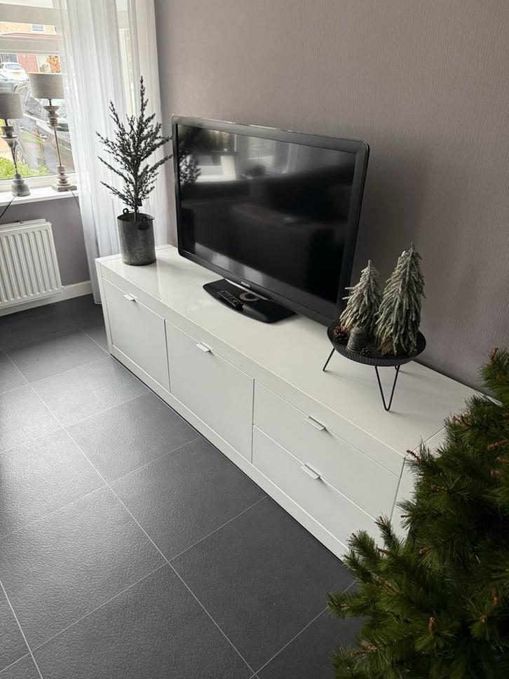 Hoogglans witte TV meubel kast, Huis en Inrichting, Kasten | Televisiemeubels, Zo goed als nieuw, Minder dan 100 cm, 150 tot 200 cm