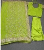 Mooie bewerke lime kleur sari 38/40, Ophalen of Verzenden, Zo goed als nieuw, Overige typen