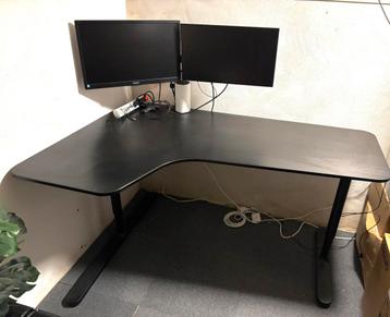 Zwart hoek bureau
