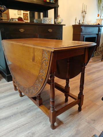 Inklapbare hangoor tafel antiek beschikbaar voor biedingen