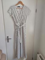 Maxijurk, witte jurk zwarte polkadot stippels ceintuur mt M, Kleding | Dames, Maat 38/40 (M), Ophalen of Verzenden, Onder de knie