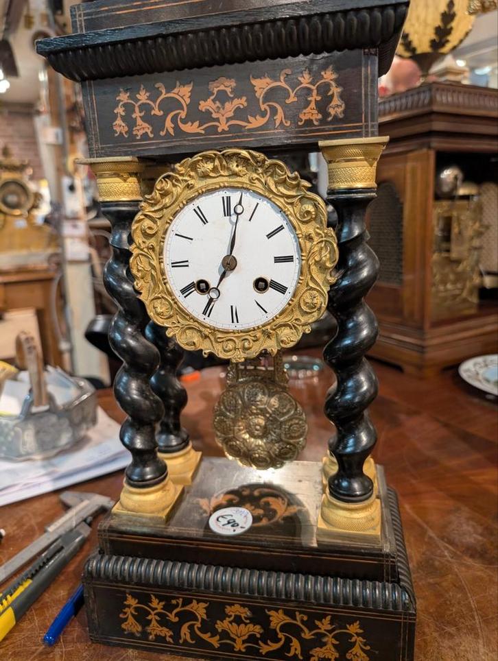 Antieke Franse kollom pendule 42 hoog. €90., Antiek en Kunst, Antiek | Klokken, Ophalen