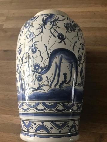 18de eeuw português porselein vaas beschikbaar voor biedingen