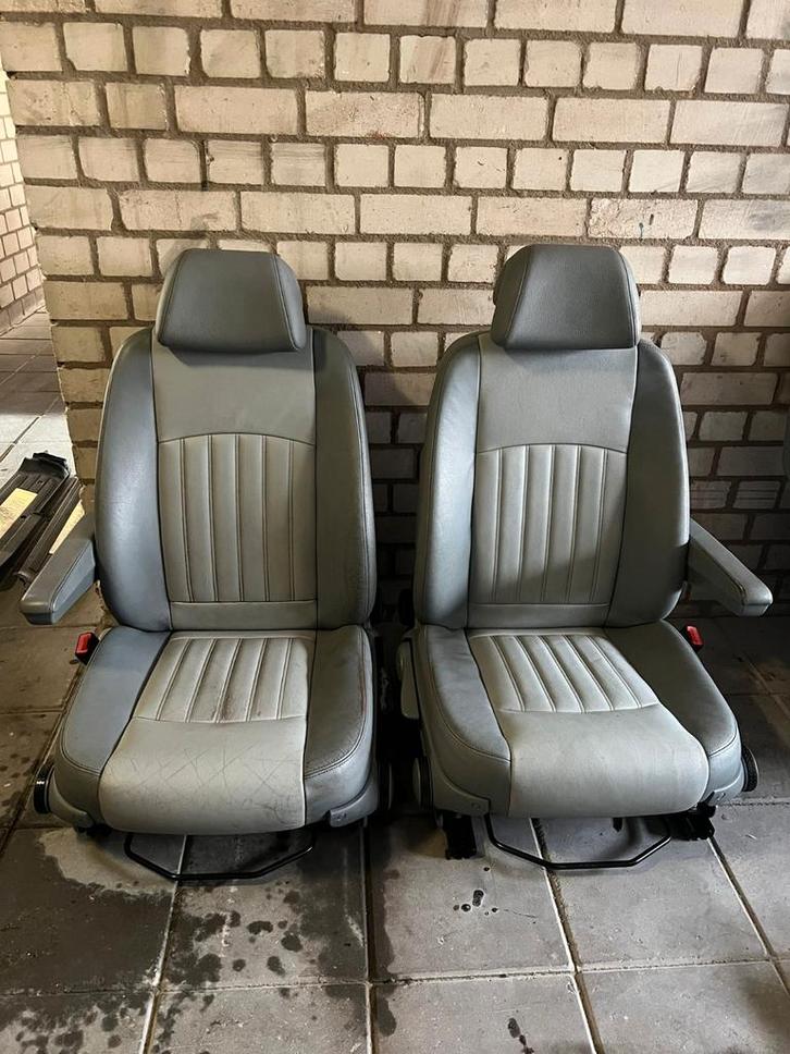 Zeer dik interieur mercedes-benz viano vito leder compleet, Auto-onderdelen, Interieur en Bekleding, Mercedes-Benz, Gebruikt, Ophalen of Verzenden