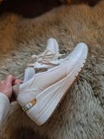 Witte Nova Sneakers maat 39 met zilver details, sleehak, Ophalen, Zo goed als nieuw, Wit, Sneakers of Gympen
