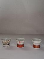 Te koop: 3 porseleinen Ochoko's, Huis en Inrichting, Keuken | Servies, Overige typen, Ophalen of Verzenden, Zo goed als nieuw