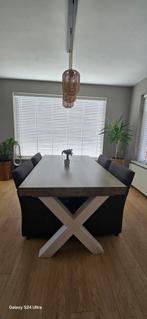 Moderne eettafel met kruispoot (z.g.a.n), Huis en Inrichting, Ophalen, Gebruikt, 100 tot 150 cm, Rond