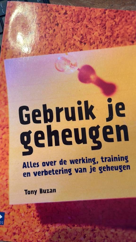 Tony Buzan - Gebruik je geheugen, Boeken, Psychologie, Zo goed als nieuw, Ophalen
