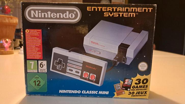Nintendo Classic Mini (NES), Spelcomputers en Games, Spelcomputers | Nintendo NES, Zo goed als nieuw, Met 2 controllers, Ophalen of Verzenden
