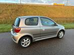 Toyota Yaris 1.5 16V Vvti 3DR T Sport 2001 Grijs, Auto's, Toyota, Voorwielaandrijving, Startonderbreker, Zwart, 4 cilinders