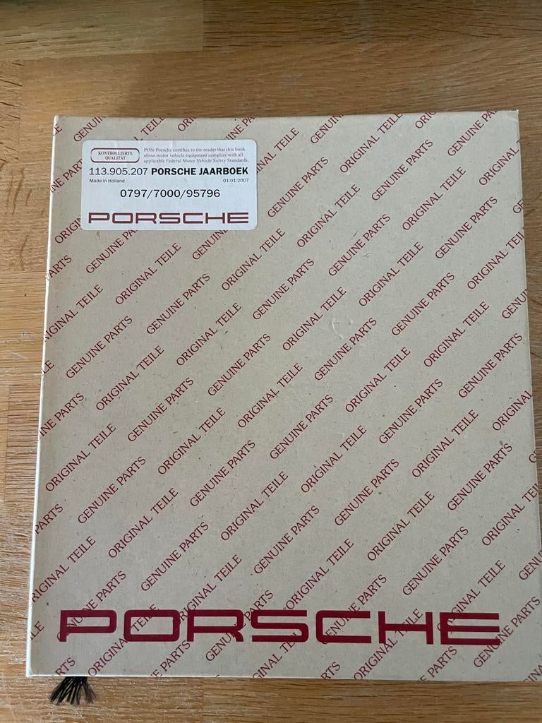 Porsche Jaarboek Techniek 2007, Ophalen of Verzenden, Gelezen, Porsche