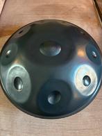 Handpan D Kurd 10 genitreerd staal van Samasta, handpanshop, Muziek en Instrumenten, Percussie, Ophalen, Zo goed als nieuw, Melodische percussie