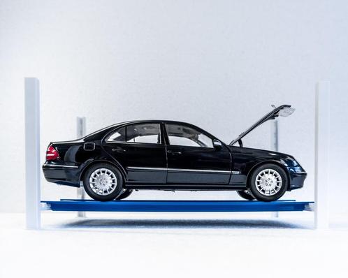 1:18 miniatuur vierkoloms hefbrug auto brug blauwwit diorama, Hobby en Vrije tijd, Modelauto's | 1:18, Nieuw, Auto, Ophalen of Verzenden