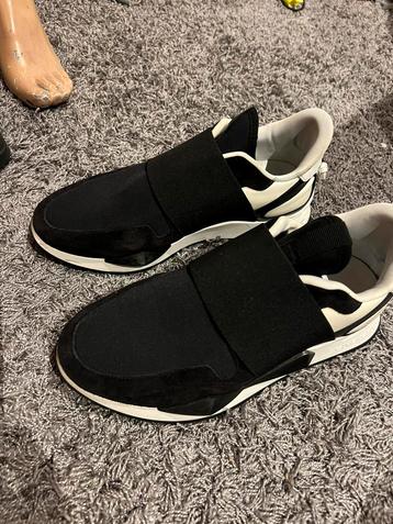 GIVENCHY sneakers maat 36,5 origineel ZGAN beschikbaar voor biedingen