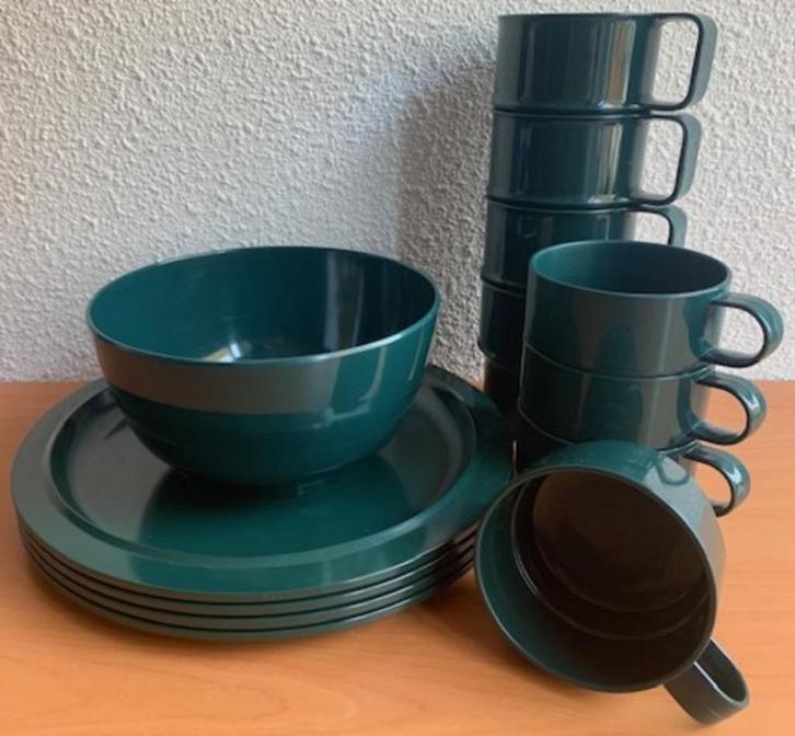 Mepal Rosti Classic: 4-pers. servies in donkergroen, Caravans en Kamperen, Kampeeraccessoires, Zo goed als nieuw, Ophalen of Verzenden