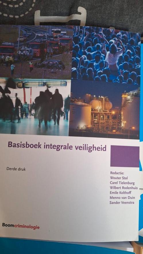 Basisboek integrale veiligheid, Boeken, Studieboeken en Cursussen, Nieuw, Verzenden