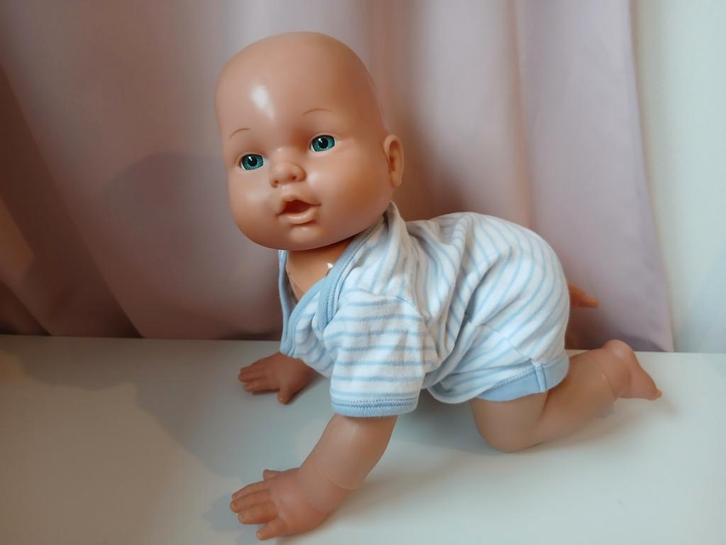 Kruipende babypop, Verzamelen, Poppen, Zo goed als nieuw, Pop, Ophalen of Verzenden