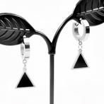 Titanium Oorbellen met Driehoek Hanger - Oorrringen - Dames, Overige materialen, Hangers, Birgitta-Gracht 33, 6465 EL Kerkrade, Nederland