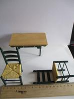 poppenhuis keukentafel met twee stoelen, Verzamelen, Poppenhuizen en Toebehoren, Decoratie, Zo goed als nieuw, Verzenden