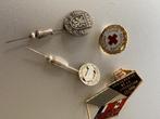 Lot van 4 speldjes, button, pin: D-Day, Rode Kruis, auto etc, Verzamelen, Speldjes, Pins en Buttons, Verzenden, Zo goed als nieuw
