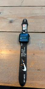 Apple Watch Series 8 45mm Midnight + Extra Bandjes, Ophalen of Verzenden, Zo goed als nieuw