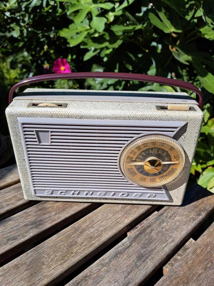 Vintage franse transistor Schneider uit de jaren 60., Audio, Tv en Foto, Vintage Televisies, Gebruikt, Overige merken, Ophalen of Verzenden