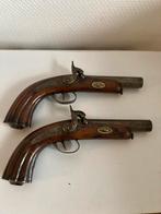 2 Pistolen. Identiek. Koppel. 18e Eeuw. Lengte 25 cm. Gaaf., Verzenden