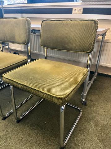 Leuke retro stoelen, prijs per stuk beschikbaar voor biedingen