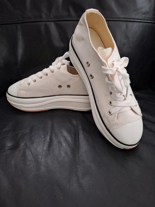 🦋Witte Platform sneakers mt38,5🦋, Kleding | Dames, Schoenen, Nieuw, Sneakers of Gympen, Wit, Ophalen of Verzenden