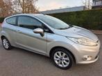 Mooie Ford Fiësta slechts 135942km dealer onderhouden!, Voorwielaandrijving, Stof, 1242 cc, 4 cilinders