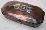 antieke TABAKSDOOS roodkoper met zilver applique 19e eeuw, Ophalen of Verzenden, Gebruikt, Tabaksdoos of Verpakking