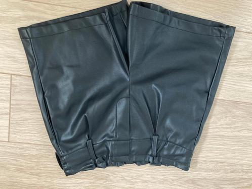 Shoeby JM PU Shorts zwart (mt.134-140), Kinderen en Baby's, Kinderkleding | Maat 134, Zo goed als nieuw, Meisje, Broek, Ophalen of Verzenden