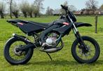 Derbi senda sm 77cc, Fietsen en Brommers, Brommers | Derbi, Maximaal 45 km/u, Ophalen of Verzenden, 6 versnellingen, Zo goed als nieuw