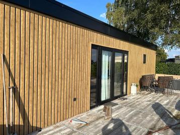 Luxe lodgestijl chalet van 56 m²-Bijna nieuw (1,5 jaar oud) beschikbaar voor biedingen