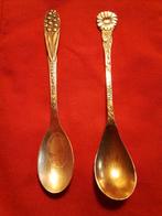 Verzilverde lepeltjes met bloemmotief., Antiek en Kunst, Ophalen of Verzenden