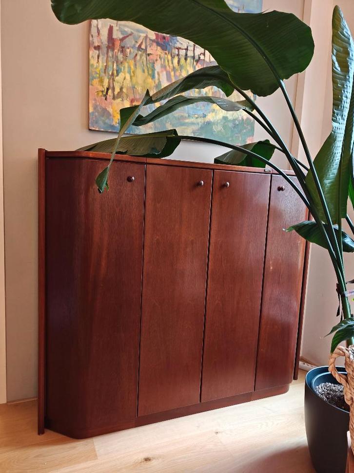 Hulsta kast, Huis en Inrichting, Kasten | Wandmeubels, Gebruikt, 150 tot 200 cm, 150 tot 200 cm, 25 tot 50 cm, Met deur(en), Met plank(en)