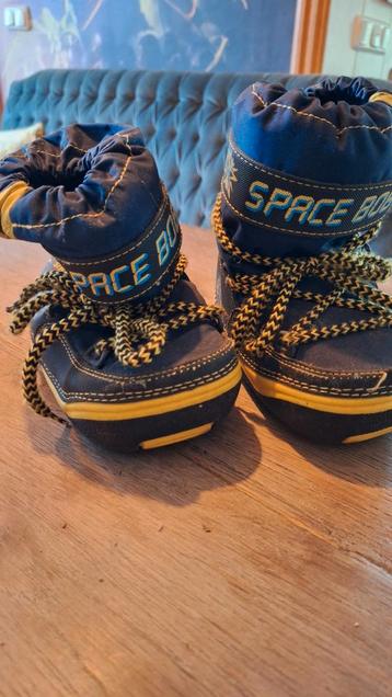 Kinder Moonboots Maat 28 beschikbaar voor biedingen