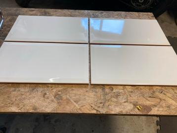 Wandtegel wit 20 x 35 cm (+/- 3,5m2) beschikbaar voor biedingen