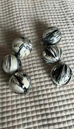 6 glazen kerstballen zwart/wit intratuin, Ophalen of Verzenden, Zo goed als nieuw