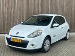 Renault Clio 1.5 65KW 3DRS 2011 Wit, Auto's, Voorwielaandrijving, 4 cilinders, 1064 kg, Wit