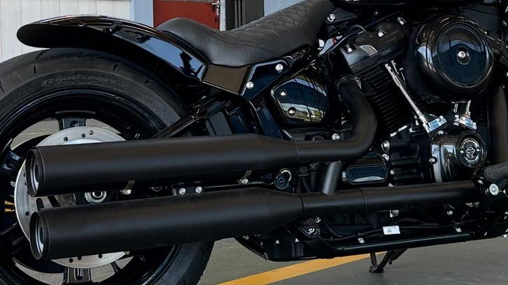 Harley Davidson StreetBob M8 Compl. uitlaat en luchtfilter, Motoren, Onderdelen | Harley-Davidson, Ophalen of Verzenden