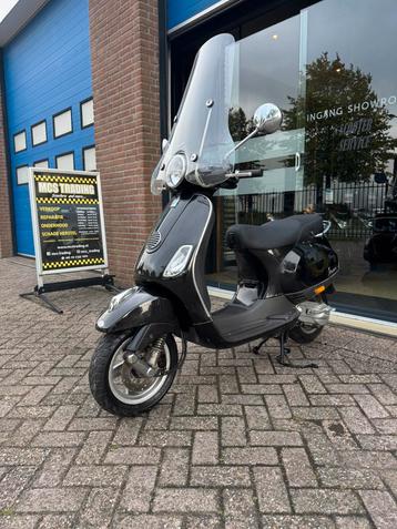 Vespa Lx snorscooter beschikbaar voor biedingen