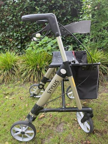 rollator lichtgewicht, inklapbaar beschikbaar voor biedingen