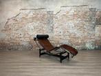 Cassina LC4 bij TheReSales, Nieuw, Ophalen of Verzenden, Metaal, 150 cm of meer