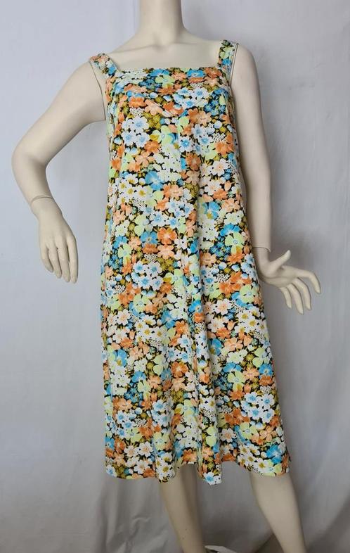Halterjurk, gebloemd. Mt.42., Kleding | Dames, Jurken, Zo goed als nieuw, Maat 42/44 (L), Overige kleuren, Onder de knie, Ophalen of Verzenden