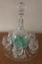 Kristallen karaf met 6 whiskey glazen op rond plateau, Ophalen